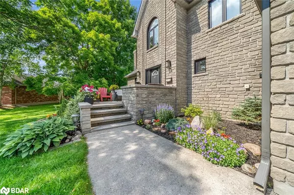 Springwater, ON L0L 1Y3,10 Duffy's Court