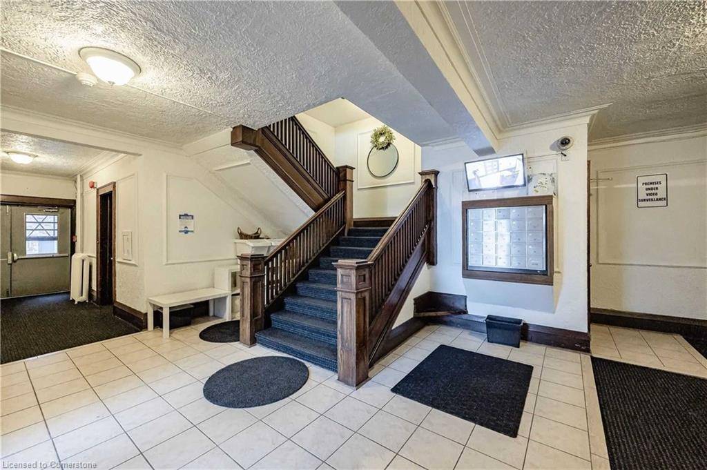 Hamilton, ON L8P 1B2,285 King Street #6