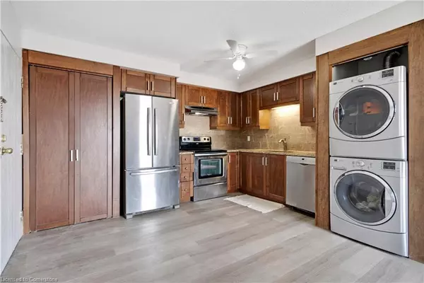 329 Northlake Drive #5, Waterloo, ON N2V 1Z1