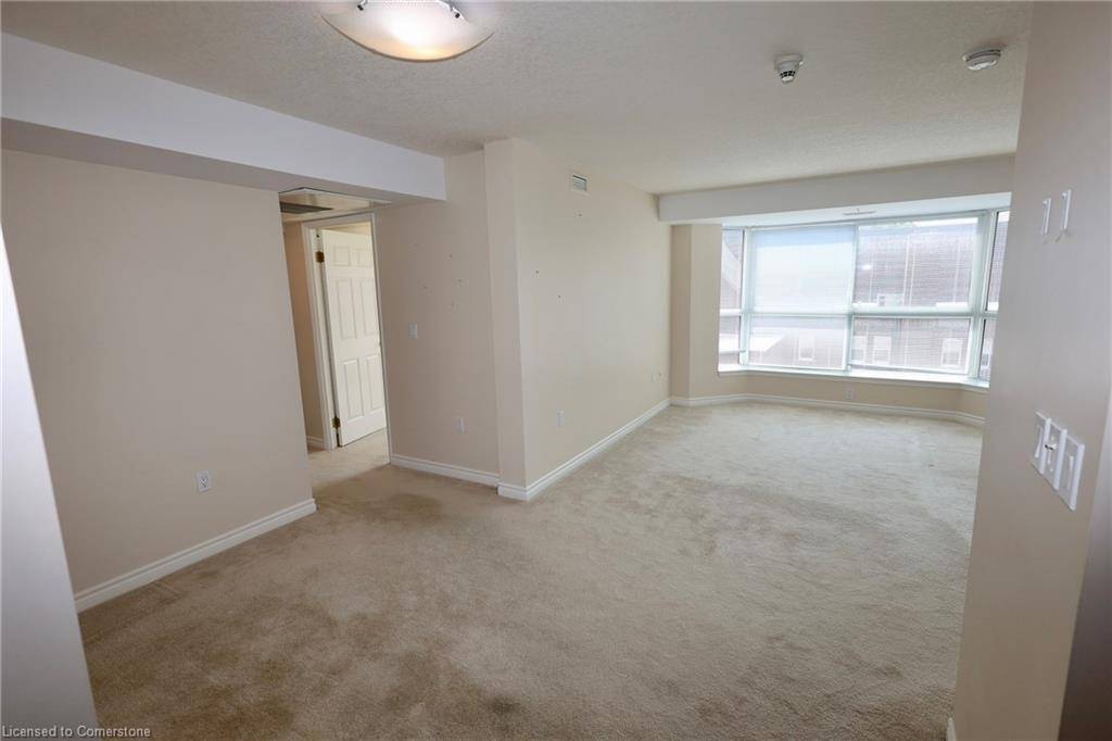 Kitchener, ON N2G 2S7,20 St George Street #404