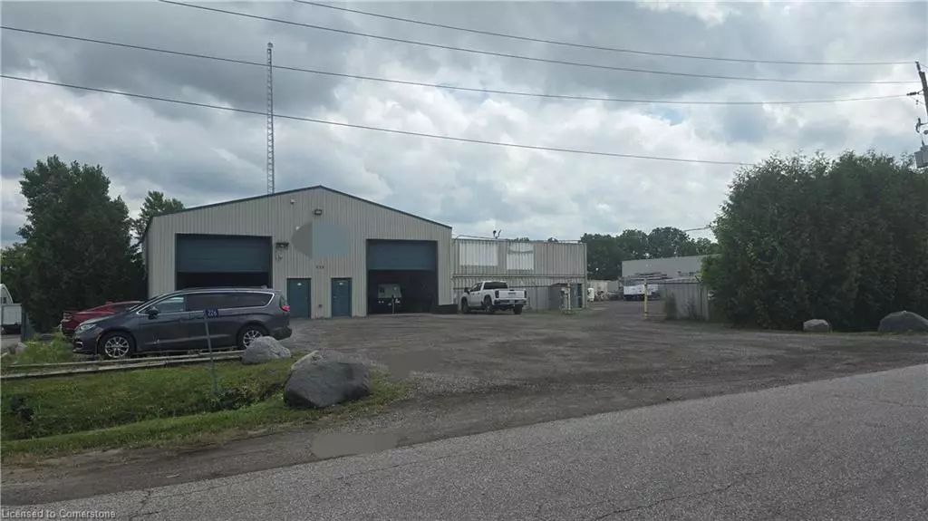 226 Black Walnut Drive, St. George, ON N0E 1N0