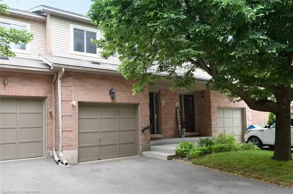 26 Moss Boulevard #37, Dundas, ON L9H 6W7