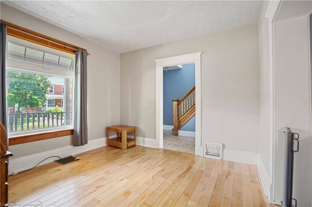 Kitchener, ON N2H 3C3,58 Pandora Avenue N
