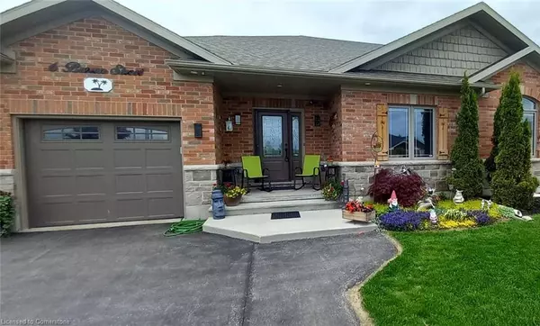 Clifford, ON N0G 1M0,6 Brown Street S