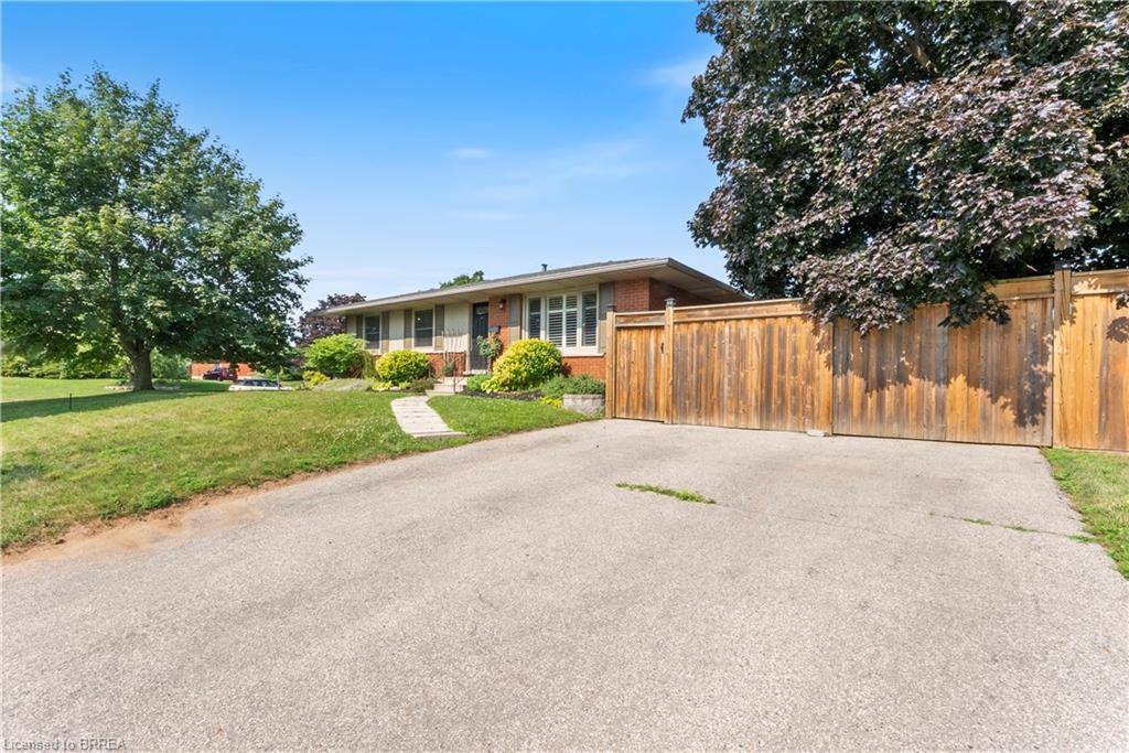 Brantford, ON N3R 5G6,10 Kent Road