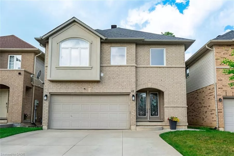 12 Giovanna Drive, Hamilton, ON L9B 2Y4