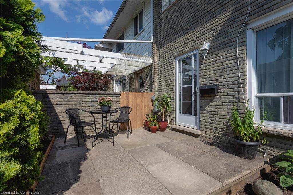 Kitchener, ON N2M 1V1,57 Ralgreen Crescent