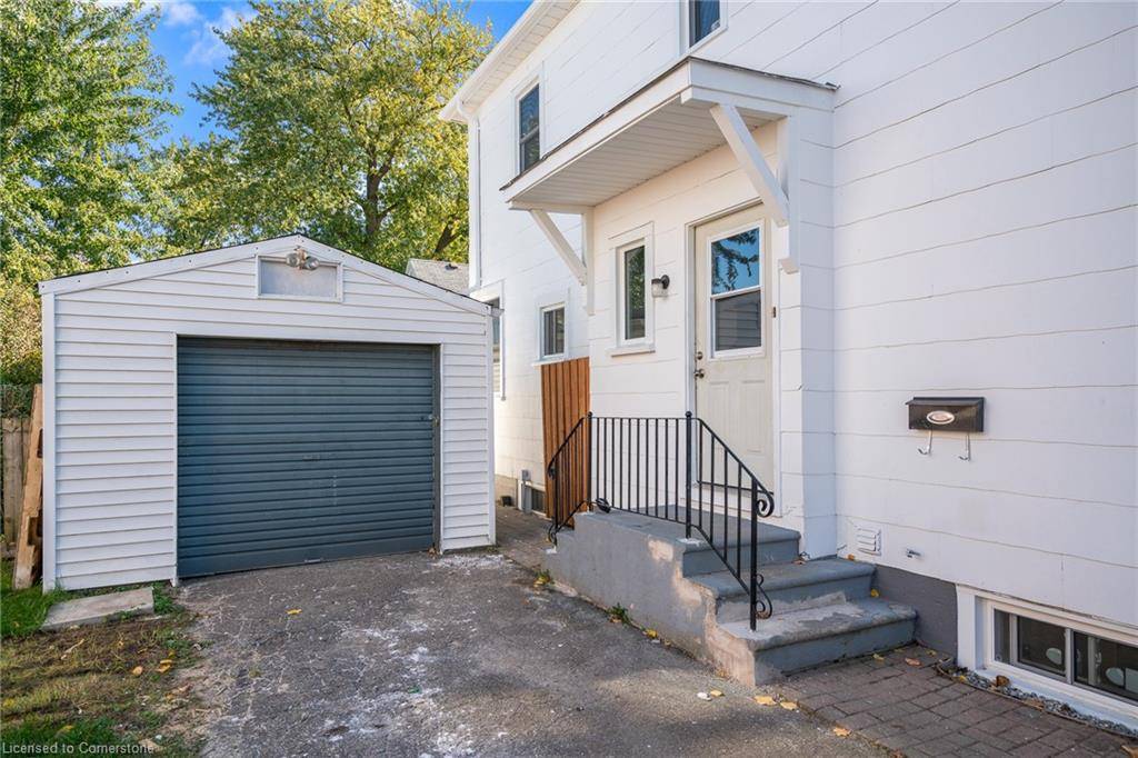 Niagara Falls, ON L2G 5E2,5782 Byng Avenue