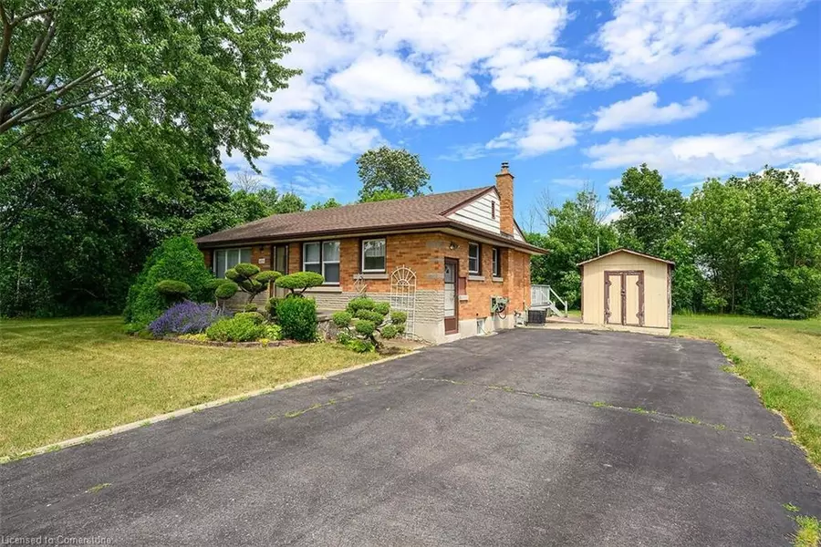 220 Winona Road, Stoney Creek, ON L8E 5K4