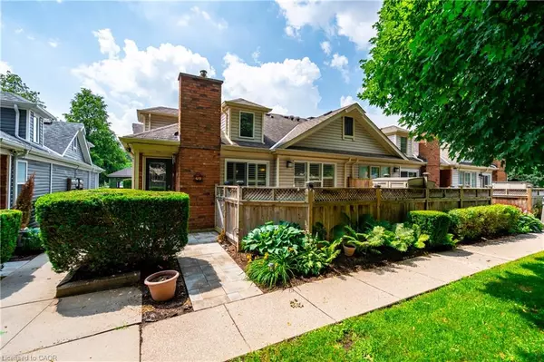 175 Fiddlers Green Road #26, Ancaster, ON L9G 4Z7