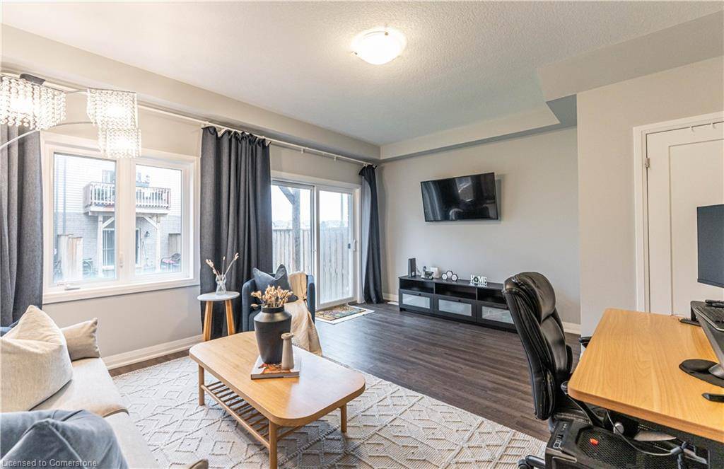 Hamilton, ON L8J 3H5,52 Aquarius Crescent