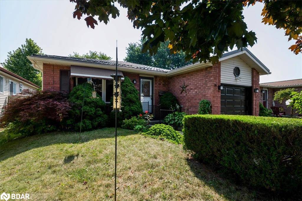 92 Hickling Trail E, Barrie, ON L4M 5T3