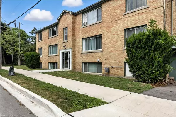 72 Sydney Street N #5, Kitchener, ON N2H 3L7