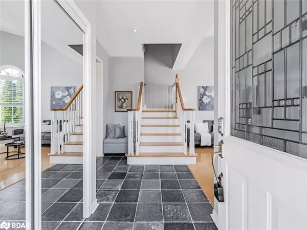 Milton, ON L9T 5Z4,943 Trudeau Drive