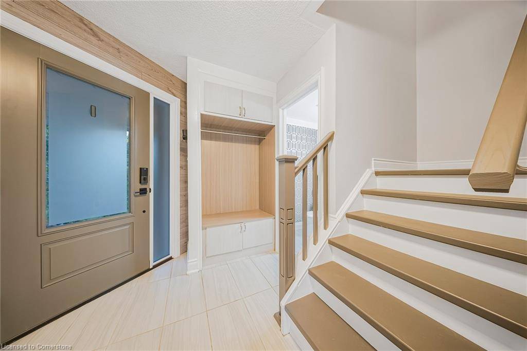 Cambridge, ON N1T 1T7,100 Fairgreen Close
