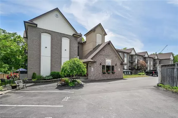 20 John Street #207, Grimsby, ON L3M 1X5