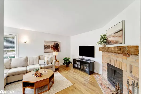 Milton, ON L9T 4H4,873 Laurier Avenue
