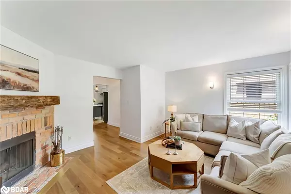 Milton, ON L9T 4H4,873 Laurier Avenue