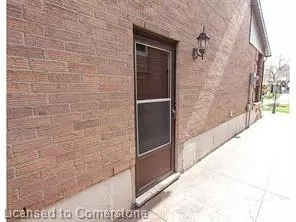 Stoney Creek, ON L8E 4L1,10 Puritan Court #L.L.