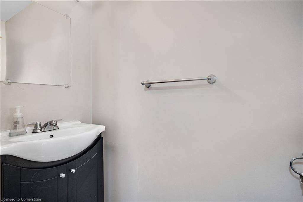 Kitchener, ON N2M 5L3,20 Paulander Drive #40