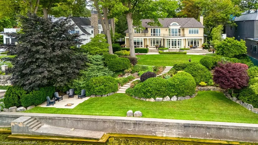 6 Ennisclare Drive, Oakville, ON L6J 4N2