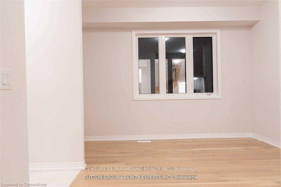 Cambridge, ON N1S 0C7,32 Crossmore Crescent
