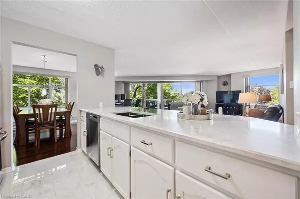Guelph, ON N1G 4N7,8 Christopher Court #306