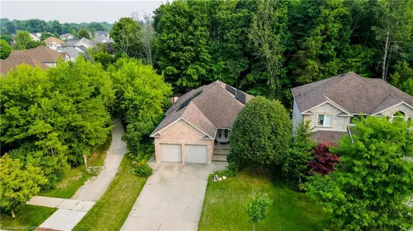 444 Old Oak Drive, Waterloo, ON N2T 2V8