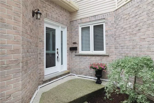 Waterloo, ON N2T 2L1,365 Bennington Gate #33