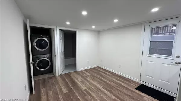Hamilton, ON L8T 4K6,59 Birchcliffe Crescent #Lower