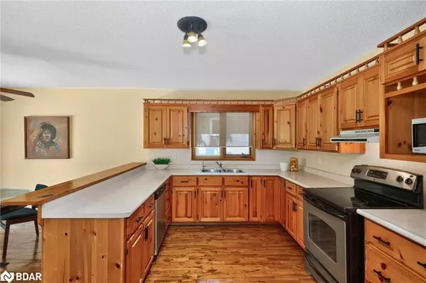 Barrie, ON L4M 4Y8,25 Cathedral Pines Road