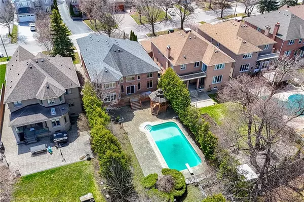 Toronto, ON L4C 9Y3,122 Arten Avenue