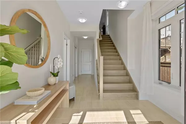 Cambridge, ON N1R 0C6,10 Birmingham Drive #18