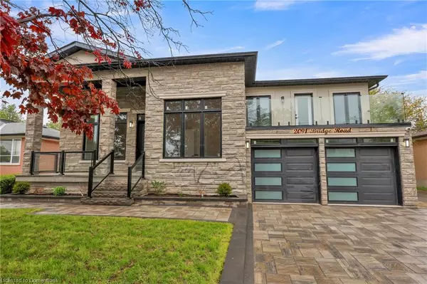 2091 Bridge Road, Oakville, ON L6L 2E8