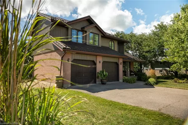 Oakland, ON N0E 1L0,6 Bannister Street