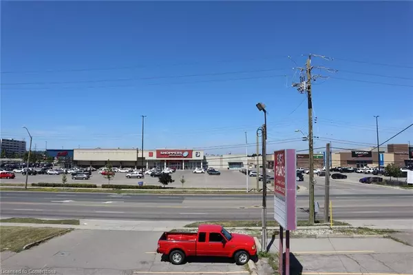 Hamilton, ON L8E 1H6,48 Centennial Parkway N #2