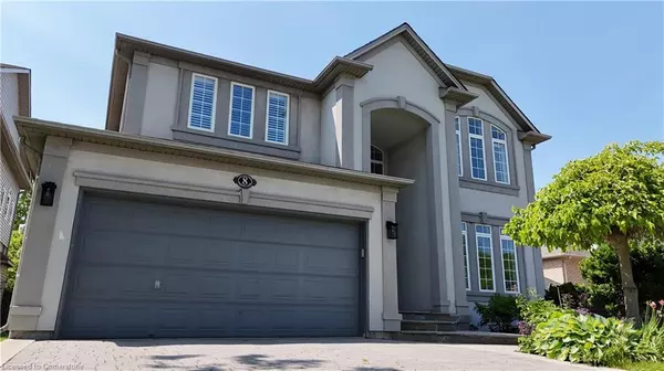 8 Hackney Court, Ancaster, ON L9K 1M3