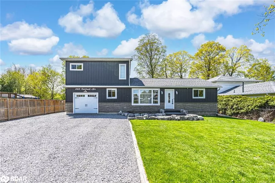 840 Fairbank Avenue, Georgina, ON L0E 1S0