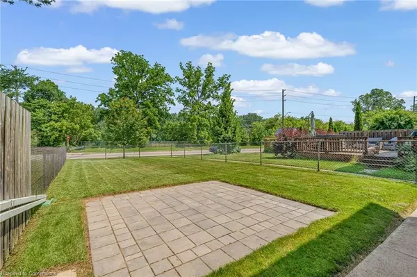 Brantford, ON N3T 1R1,30 Oakhill Drive #A
