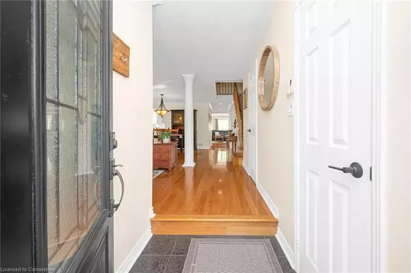 Stoney Creek, ON L8E 4Z9,22 Waterford Crescent