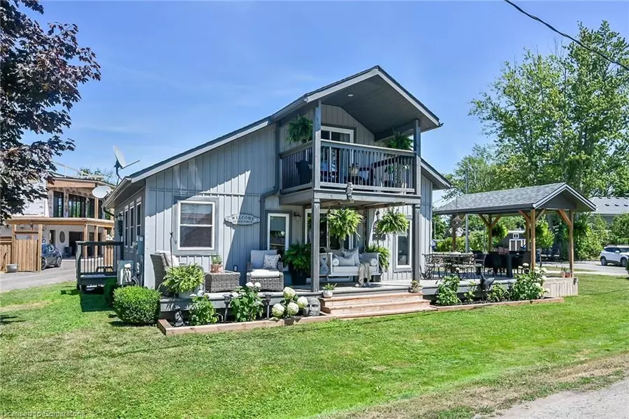 55 Lakeside Drive, Peacock Point, ON N0A 1L0