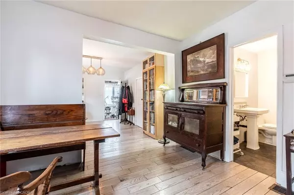 St. Catharines, ON L2R 2A4,144 Dufferin Street E