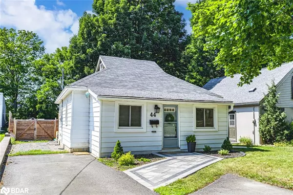 44 Adelaide Street, Barrie, ON L4N 3T5