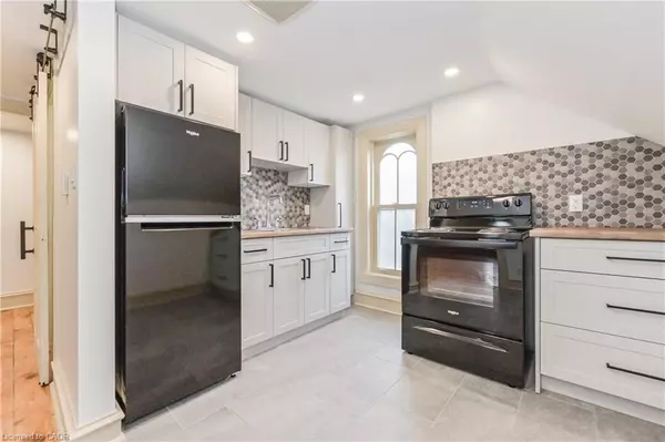 180 St Andrew Street E, Fergus, ON N1M 1P8