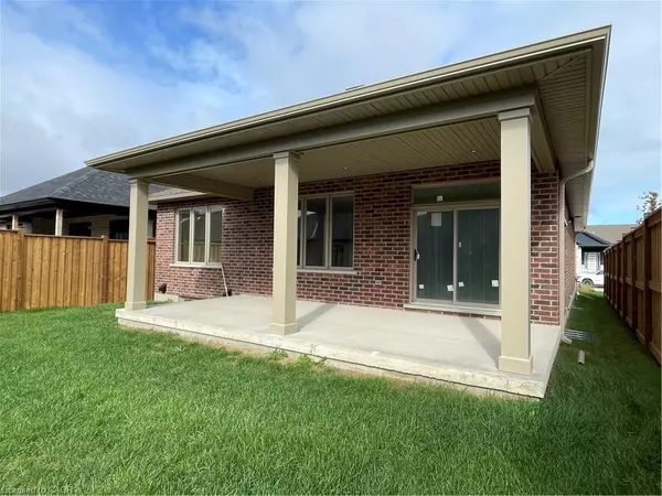 Elmira, ON N3B 0C8,79 South Parkwood Boulevard