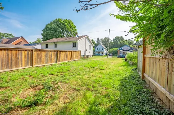 Chatham, ON N7M 4N6,34 Prince Street S