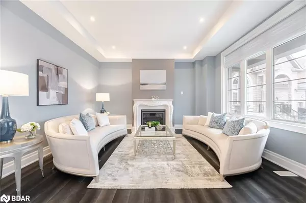 Oakville, ON L6M 0Y7,404 Ellen Davidson Drive