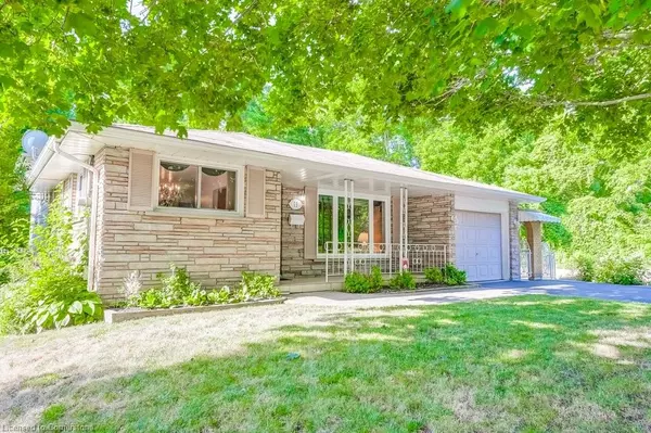 Dundas, ON L9H 4E2,11 Rogers Road