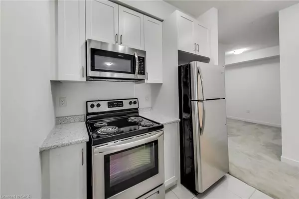 Stoney Creek, ON L8E 0K2,101 Shoreview Place #223