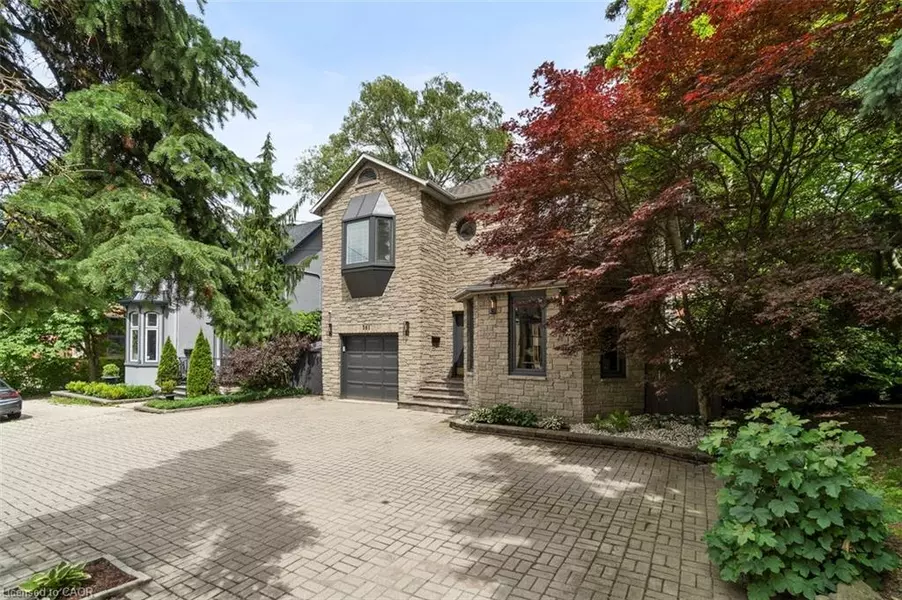 381 Queen Street S, Hamilton, ON L8P 3T8